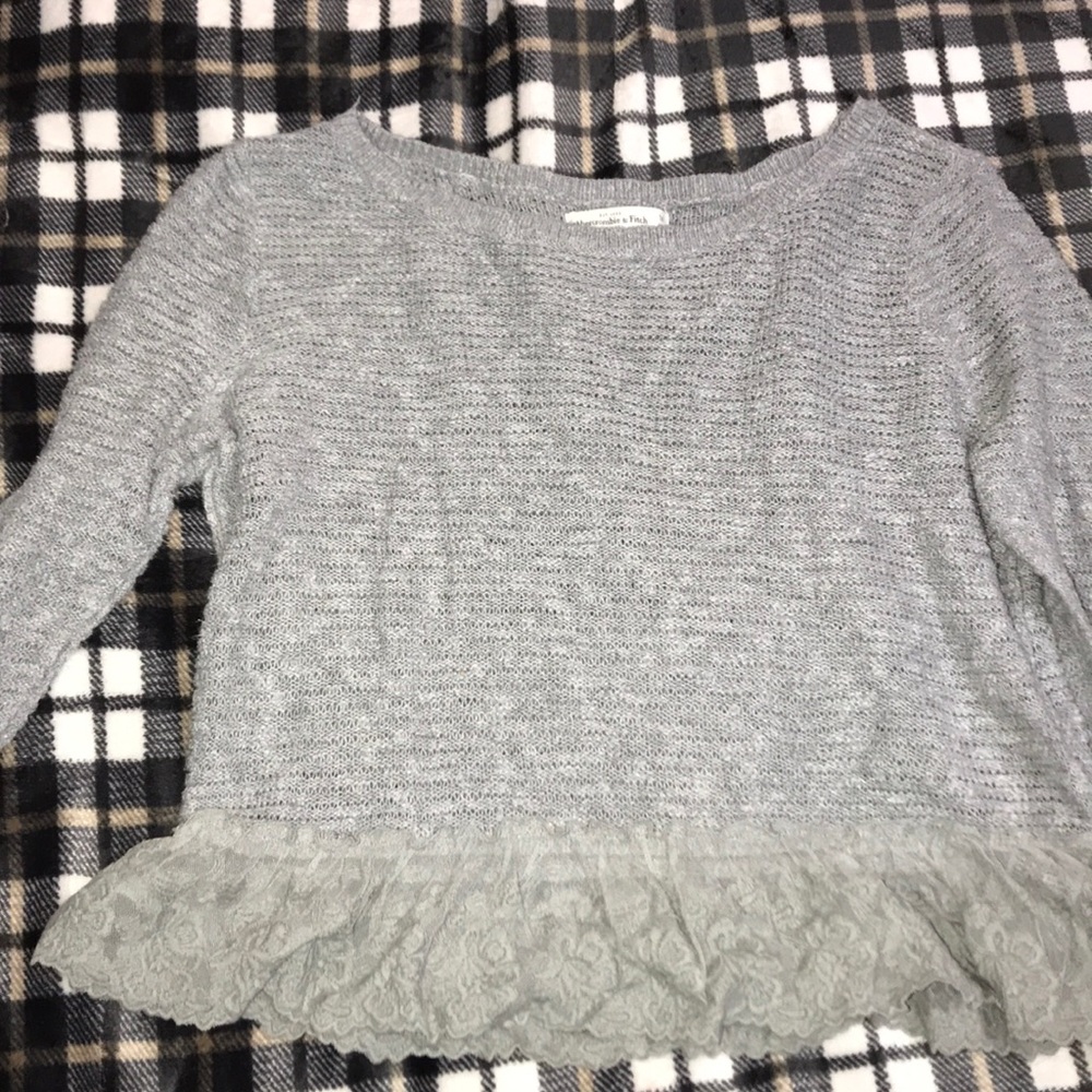 Cute gray sweater type long sleeve crop top